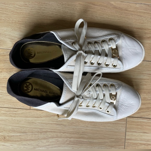 Michael Kors Cream & Black Canvas Kristy Slide - Picture 2 of 6